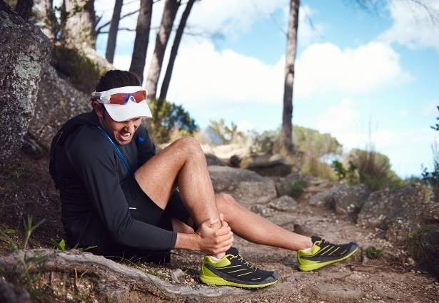 athlete getting injured while running